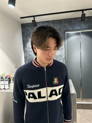 カラー メンズ SALOWIN 原宿 iori所属・🌟原宿指名No.1 センターパート⭐️のヘアスタイル