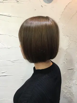 ショート カラー 松田 由紀子のヘアスタイル