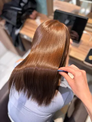 セミロング ツヤ髪縮毛矯正💫/ ハイトーン/あゆみのヘアスタイル