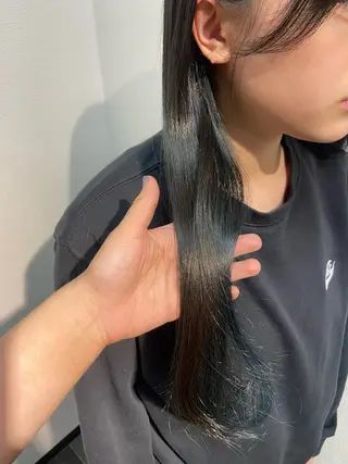 ロング 瀧下 唯のヘアスタイル