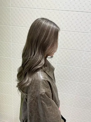 ロング カラー ZELE新瑞橋店所属・吉川 璃々花のヘアスタイル
