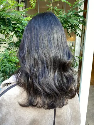 ミディアム 鈴木 奈波のヘアスタイル