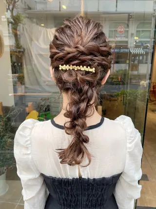 セミロング ヘアアレンジ ヘアアレンジ にいた　かづしげのヘアスタイル