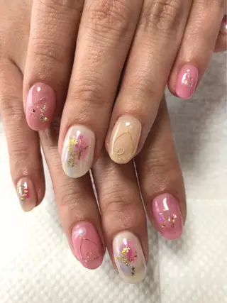 ネイル Silky ✖︎ Snow White｜エイジングケア＆美肌脱毛専門サロン所属・O 朋美のエステ・リラクイメージ