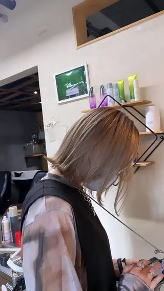 ミディアム カラー SUONO所属・ブリーチムラ修正 /ハイトーン/青砥大のヘアスタイル