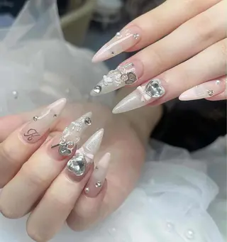 ネイル 🩷KaRin🩷 チップ長さ出し専門のネイルデザイン