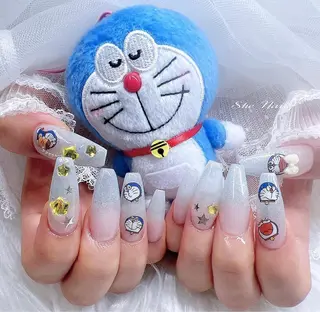 ネイル She   Nail所属・ISA_ BELLAのネイルデザイン
