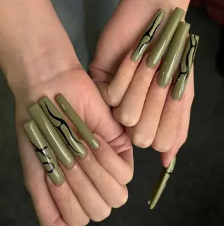 ネイル Oomiya 服部のネイルデザイン