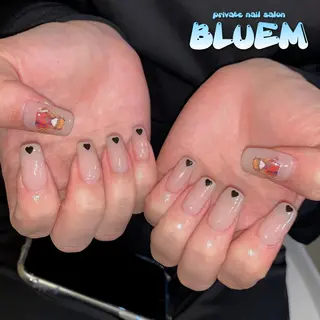 ネイル BLUEM なな🐶のネイルデザイン