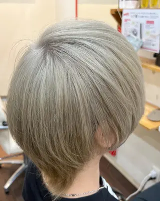 カラー メンズ まさき✂︎ブリーチ／ デザインカラーのヘアスタイル