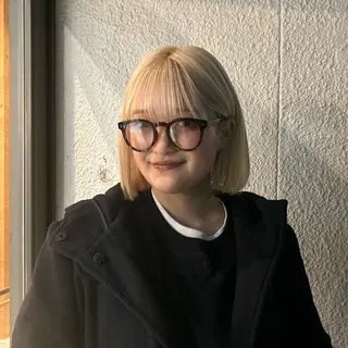 ショート カラー MUKU所属・MUKU 市川 莉花のヘアスタイル