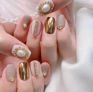 ミディアム ネイル フィルイン、長さ出し 深爪矯正のネイルデザイン