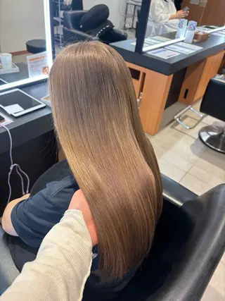 ロング KAREN（ému） 伏見/カットモデルのヘアスタイル