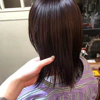 ミディアム カラー ヤスザトアヤノ ／レイヤー／オリーブのヘアスタイル