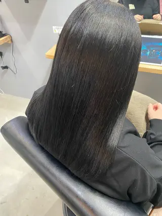 セミロング 佐藤 綾香のヘアスタイル