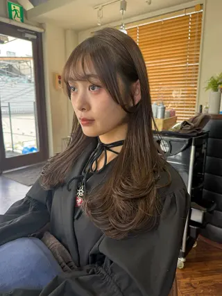 ロング 尾崎 海璃のヘアスタイル