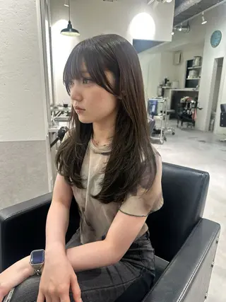 ミディアム arisa/艶髪 /顔まわり/韓国ヘアのヘアスタイル