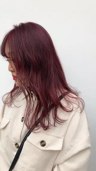 ミディアム カラー 古屋 花織のヘアスタイル