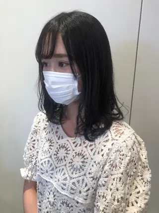 ミディアム カラー MIOベージュカラー 柔らかいカラーのヘアスタイル