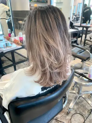 ミディアム カラー ヘアアレンジ ハイトーン/美髪矯正 🍃大江拓実のヘアスタイル