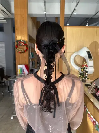 ミディアム miloc MOMOKAのヘアスタイル