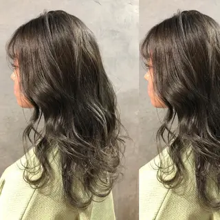 ミディアム カラー ツキノキ ミナのヘアスタイル