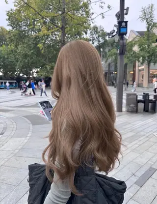 ロング カラー ヘアアレンジ 透け上品ハイトーン 職人ゆうと🤍のヘアスタイル