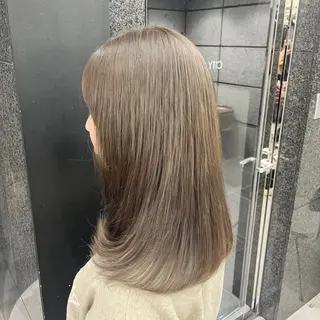 ミディアム カラー ボブ/プツッとボブ/ 暖色カラー/モエのヘアスタイル