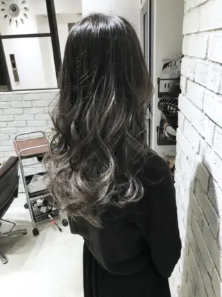 ロング カラー パーマ ヘアアレンジ メンズ キッズ ネイル マツエク・マツパ バレイヤージュ/ 髪質改善/渡邉悟🌱のヘアスタイル