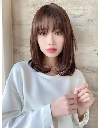 セミロング 柴田 日菜子のヘアスタイル