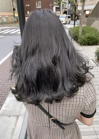 ロング カラー 塩川 和弥のヘアスタイル