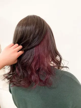 セミロング カラー 乳井 悠香のヘアスタイル