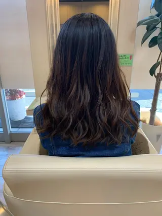 セミロング カラー ヘアアレンジ Fika所属・佐藤 匠のヘアスタイル