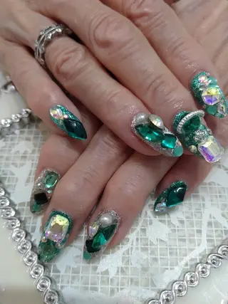 ネイル エステとネイル ローズコンフォートのネイルデザイン