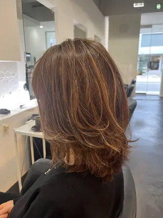 ミディアム カラー アルバサンス所属・中居 蒼士のヘアスタイル