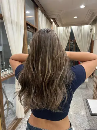 ロング nico. 心斎橋 akariのヘアスタイル