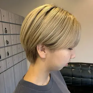 ショート 小嶋 菜々子のヘアスタイル