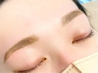 アイブロウ Pono所属・Pono 心斎橋のマツエク・マツパデザイン