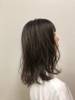 セミロング カラー 田鎖 英樹のヘアスタイル