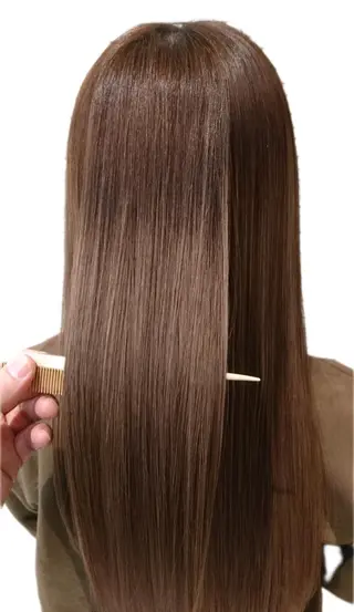 ロング YOCCHI ヘアデザイナーのヘアスタイル