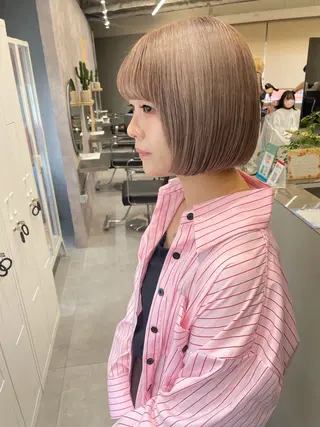 ミディアム カラー yui/ layer cutのヘアスタイル