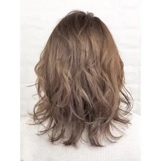 ミディアム カラー KIZU 髪質改善 怪談を語る美容師のヘアスタイル