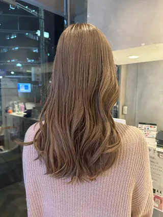 ロング カラー 小林 莉緒のヘアスタイル