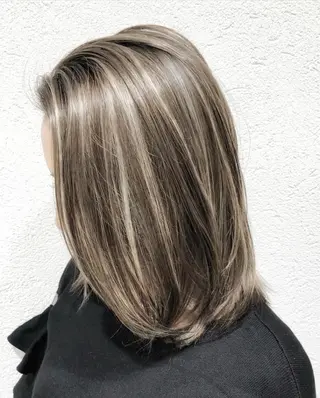 ミディアム カラー biscohair 髪にドラマを。のヘアスタイル