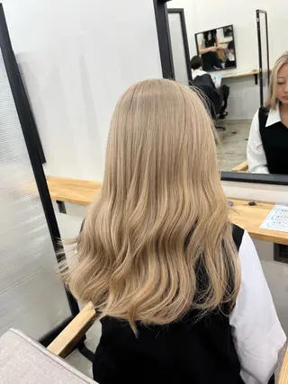 カラー Trip所属・岩本 航のヘアスタイル