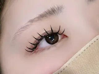 マツエク・マツパ 眉毛サロン(アイブロウ)&まつ毛パーマ専門 紬麦 by laughnelu  表参道・原宿店所属・ゆうか 紬麦by laughneluのマツエク・マツパデザイン