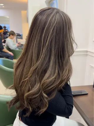 カラー TIDEHAIR 悠愛のヘアスタイル