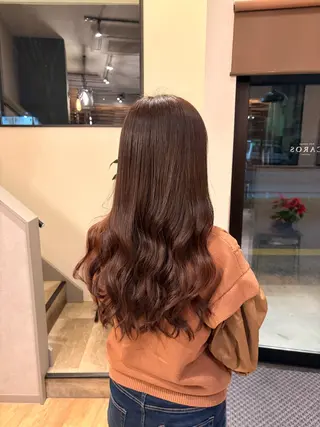 ロング CAROS　atelier所属・安倍 辰哉のヘアスタイル