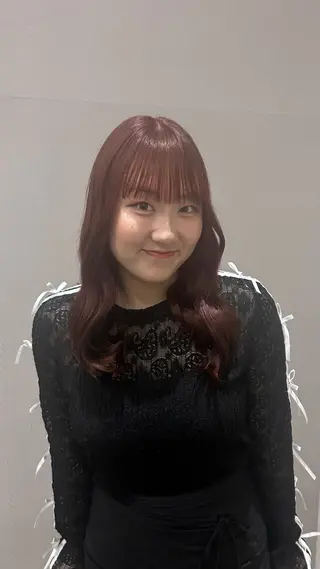 ロング カラー 中島 万凜のヘアスタイル