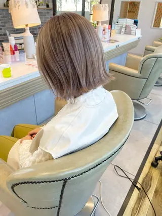 ショート enn.bleach by t.a.g所属・碇山 楓己のヘアスタイル